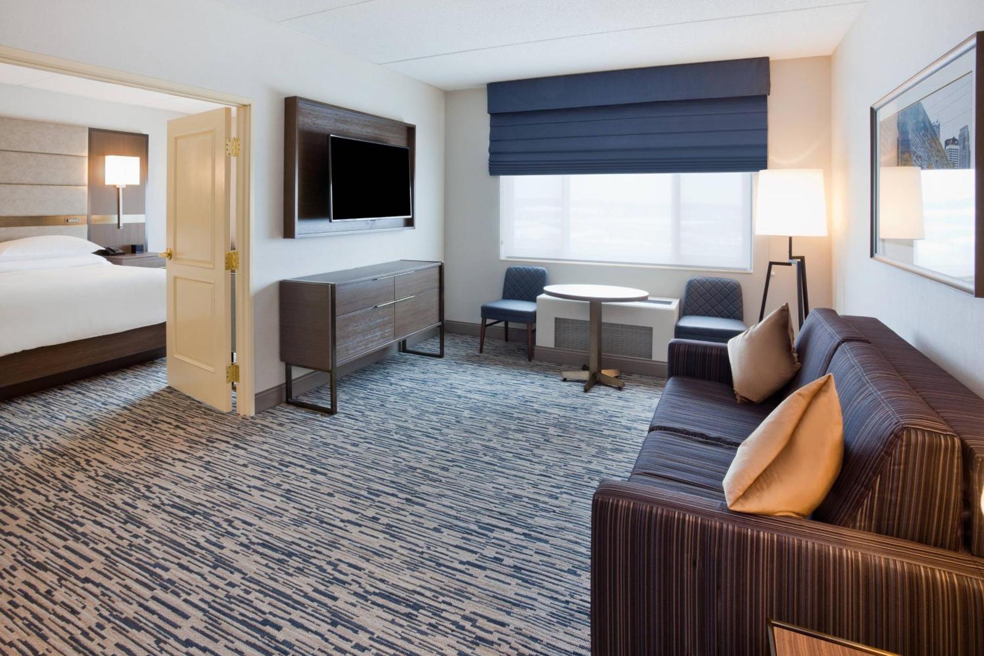 Concierge King Suite Sofabed,1634430627:JPEG